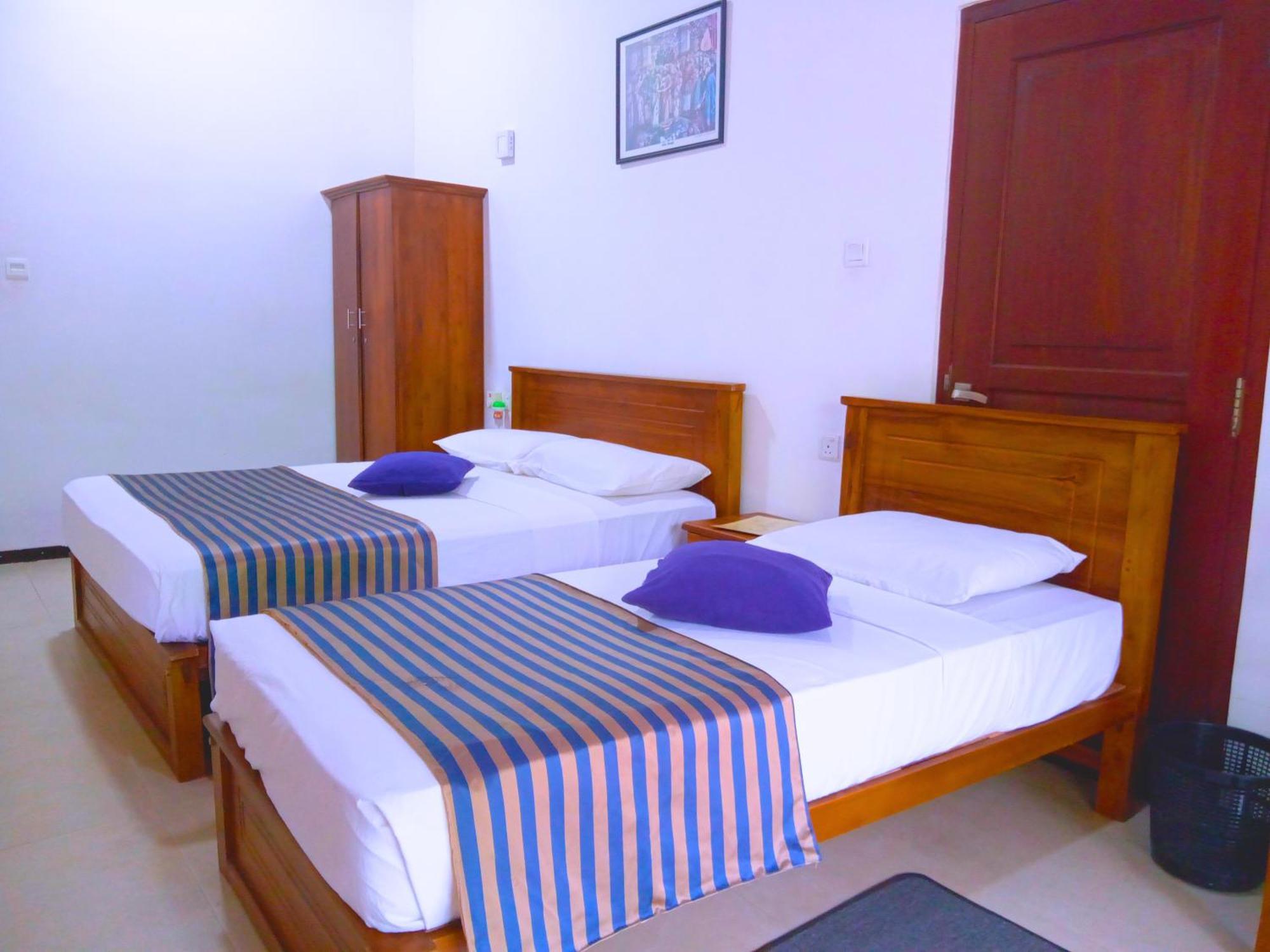 Volunteer Ceylon Apartamento Ratnapura Exterior foto