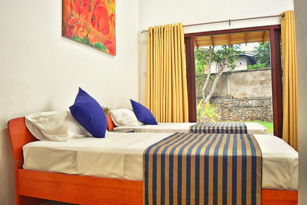 Volunteer Ceylon Apartamento Ratnapura Exterior foto